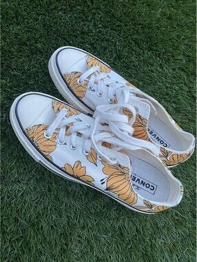 Converse Vintage Floral Chuck 70 Low Top Women's Shoes Size 7,5 Style 568375C